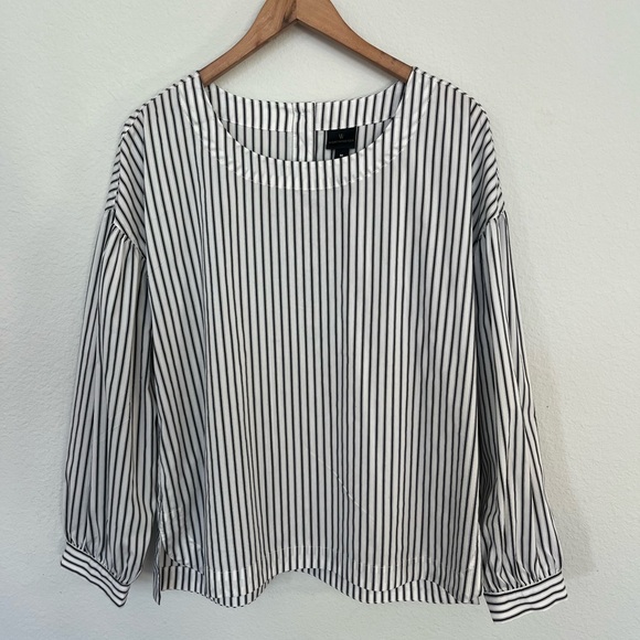 WORTHINGTON BLACK & WHITE STRIPE BLOUSE WITH BUTTONS DOWN THE BACK TOP PORTION - Picture 3 of 7
